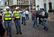 açao e reação Polícia paulista reprimiu os primeiros quatro atos, usando spray de pimenta, bombas de efeito moral e balas de borracha