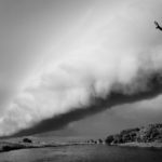 Foto de uma tempestade sobre o Rio Touro Morto no Mato Grosso do Sul, durante o período de das chuvas no Pantanal. Por Luciano Candisani