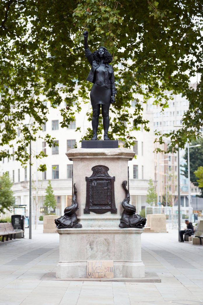 estátua bristol