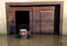 Gideon Mendel Submerged Portraits oão Pereira de Araújo, Rio Branco, Brasil, 14 de março de 2015.