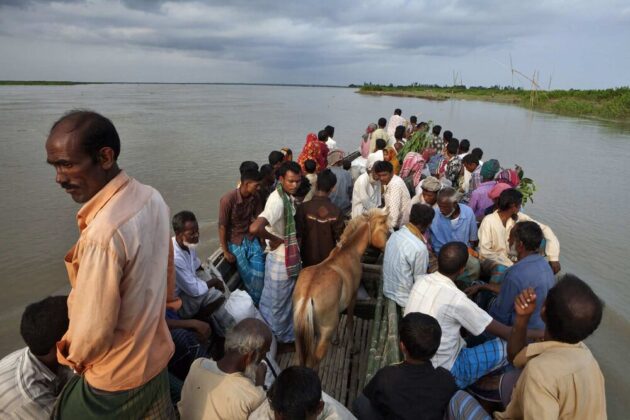 Em razão da Cúpula do Clima 2021, relembramos seu trabalho "A tempestade que se aproxima", que denuncia a inércia dos líderes mundiais ao documentar os efeitos danosos da mudança climática em Bangladesh, uma década atrás