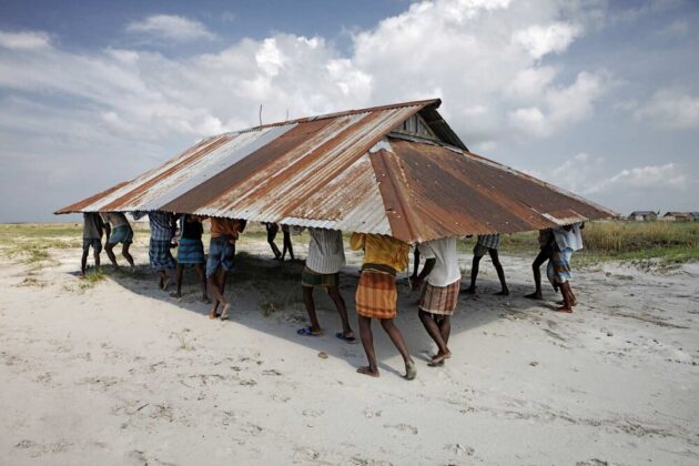 Em razão da Cúpula do Clima 2021, relembramos seu trabalho "A tempestade que se aproxima", que denuncia a inércia dos líderes mundiais ao documentar os efeitos danosos da mudança climática em Bangladesh, uma década atrás