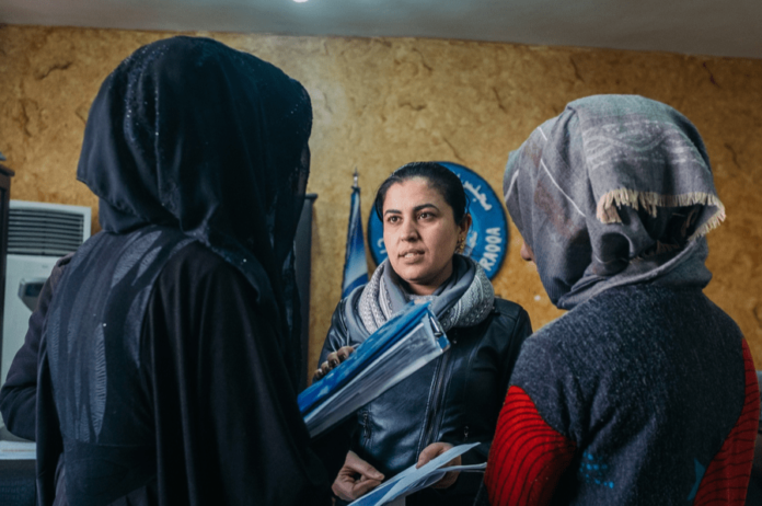 Leila Mustafa, em foto de Jean-Matthieu Gautier, durante as gravações de 