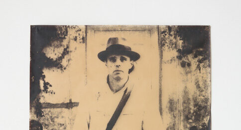 Joseph Beuys, La Rivoluzioni Siamo Noi (1972). Foto: Cortesia Bergamin & Gomide.