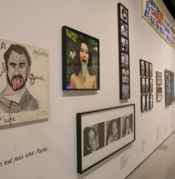 Overview of the "Língua Solta" exhibition, in the foreground "Olha Minha Lingua", by Alex dos Santos. Photo: Ciete Silverio.