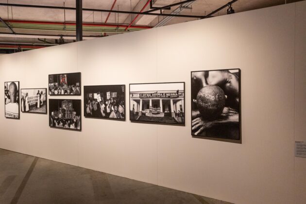 Fotografias de ZUMVI Arquivo Afro Fotográfico na exposição O RIO É UMA SERPENTE da Frestas - Trienal de Artes.