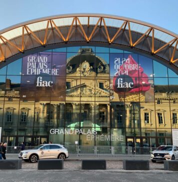 Grand Palais Ephemere, onde ocorreu a Feira Internacional de Arte Contemporânea (FIAC) de Paris em 2021. Foto: Hélio Campos Mello