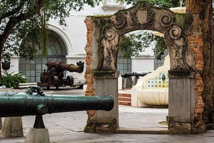 Arco no Pátio dos Canhões do Museu Histórico Nacional. Foto: Alessandra Sant'Anna/Wikimedia Commnos