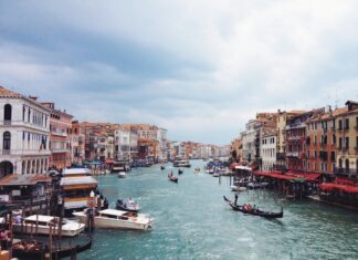 Vista do canal de Veneza. Foto: Creative Commons.