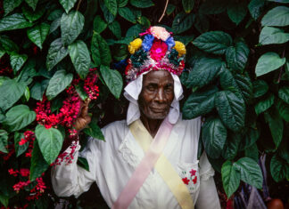 Gaudêncio da Conceição durante Festa de São Benedito, Conceição da Barra, ES, c. 1989. Crédito: Walter Firmo/Acervo IMS.