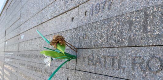 Hélio Campos Mello, Parque de la Memoria - Monumento a las Víctimas del Terrorismo de Estado, Buenos Aires, Argentina