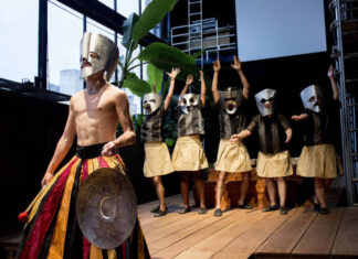 Cena de "O Bailado do Deus Morto", espetáculo de Flávio de Carvalho, em montagem do Teatro Oficina. Foto: Igor Marotti