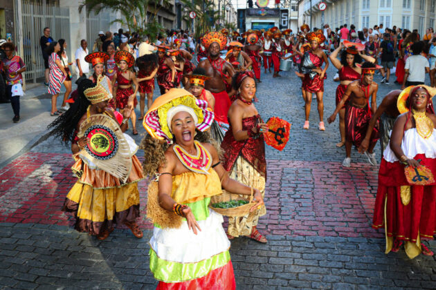 Integrantes do Bloco Afro A Mulherada. Foto: Luan Teles